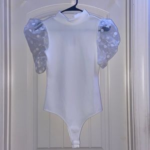 TCEC puff sleeve polka dot bodysuit